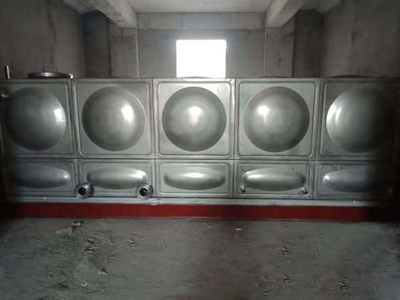 鍍鋅鋼板水箱施工現(xiàn)場