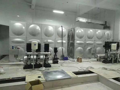 鍍鋅鋼板水箱施工現(xiàn)場